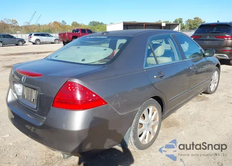2007 Honda Accord 3.0 Ex z USA, uszkodzony, nr VIN 1HGCM66817A047240